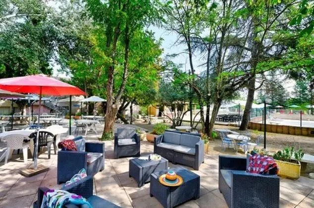 Village Vacances les Bories - Yerinde Yemek