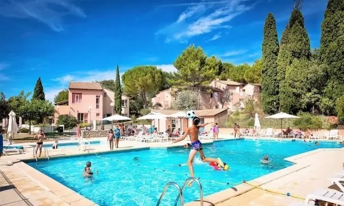 Village Vacances Vaison la Romaine - Havuz