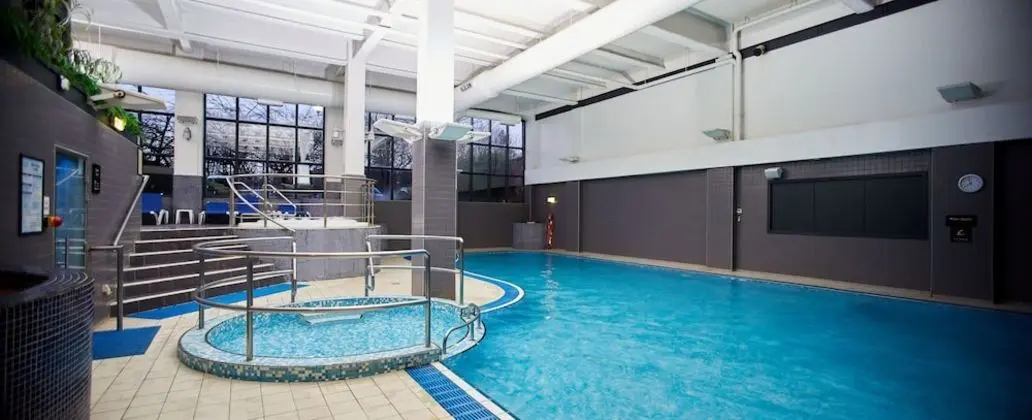 Village Hotel Warrington - Havuz