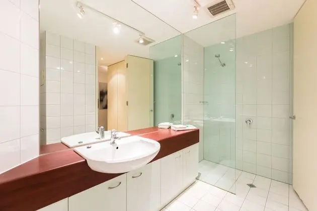 GEM, 1BDR Melbourne Apartment - Banyo Tipleri