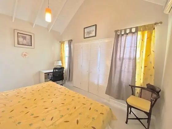The Gem is Located a few Minutes Walk to the Gorgeous Bottom Bay Beach - Oda