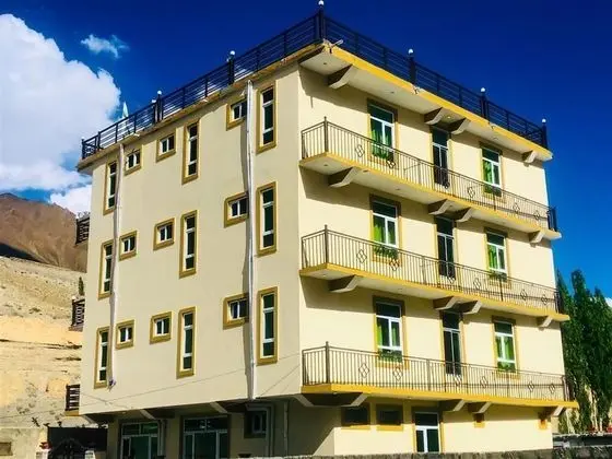 Hotel Gems Palace