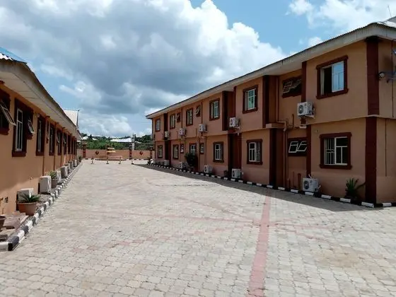 Gen-Preston Hotel & Suites