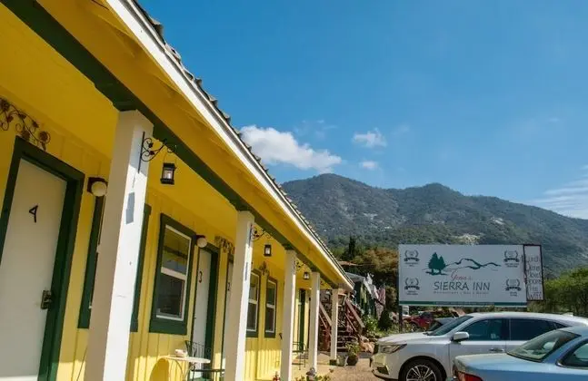 Gena's Sierra Inn & Restaurant