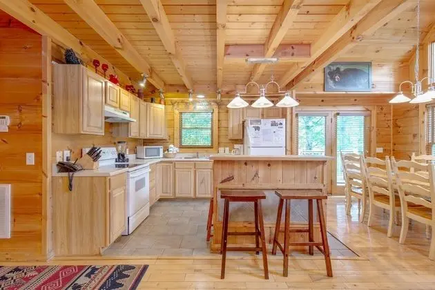 Gentle Bens Den by Jackson Mountain Homes - Mutfak