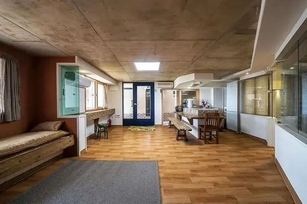 Geoje Badatga, Aesop Ajeossine jip