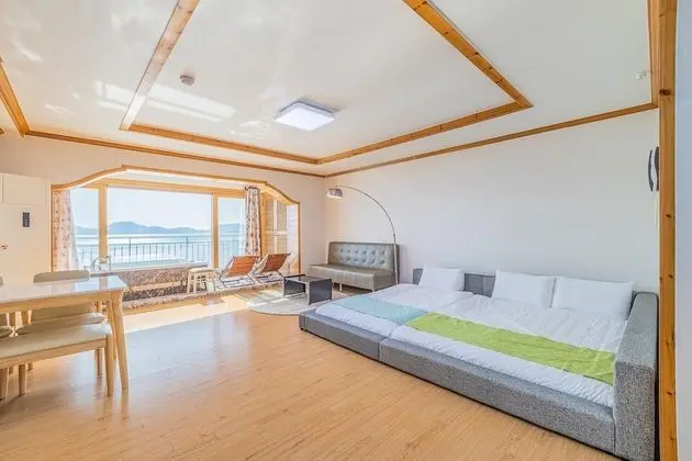 Geoje Daesan Oceanview spa Pension - Oda