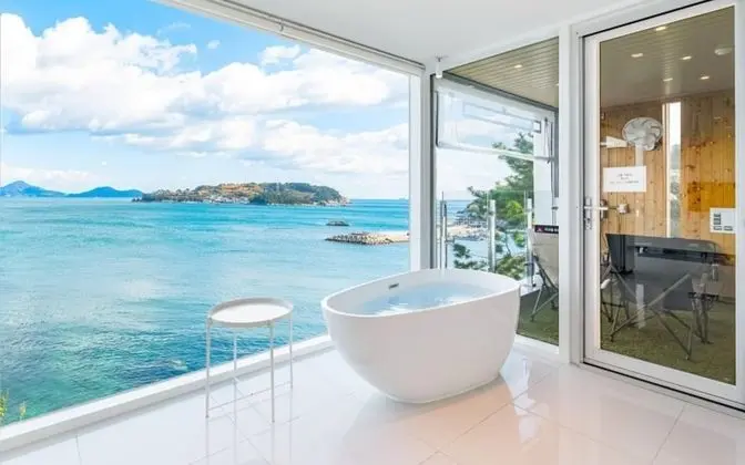 Geoje Discovery Pool Villa