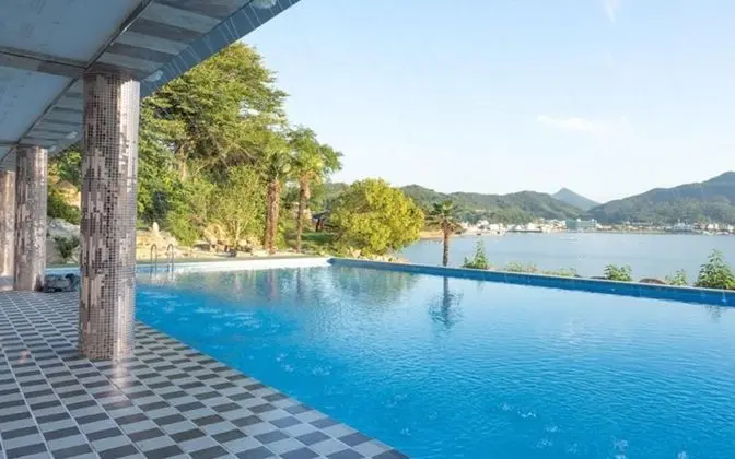 Geoje Jangmok Hawaii Pension