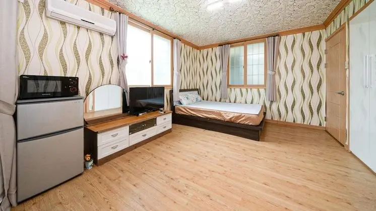 Geoje Mangyang Pension