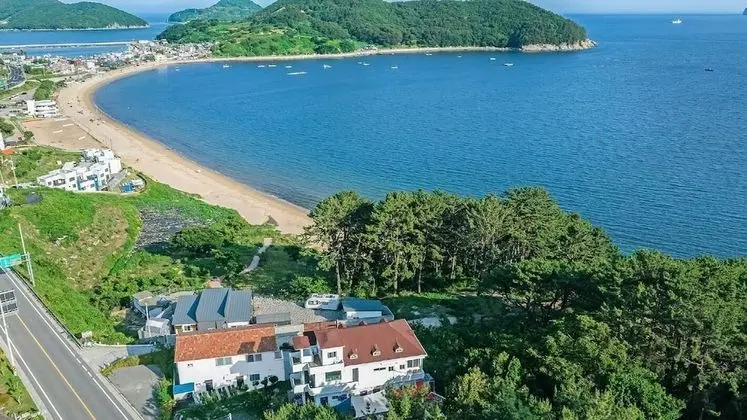 Geoje Oedohouse Pension