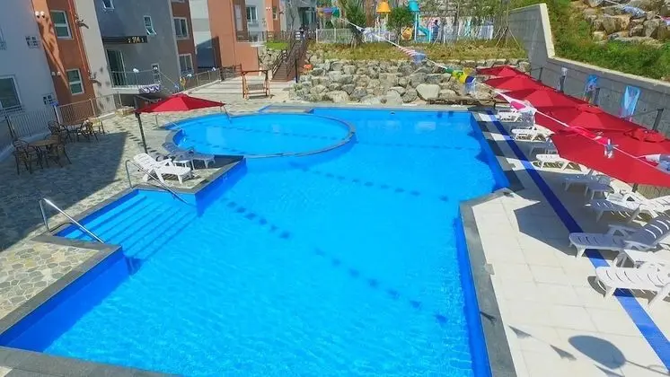 Geoje Riwoo Ocean Residence - Havuz