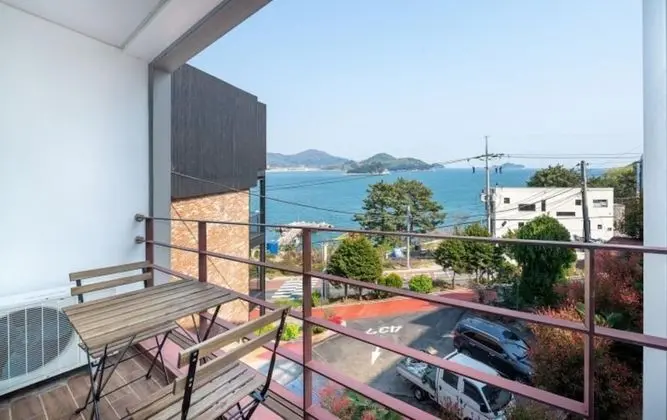 Geoje Rojas Condo Pension