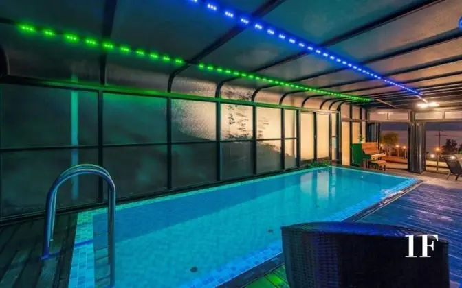 Geoje Sea and Blue Pool Villa