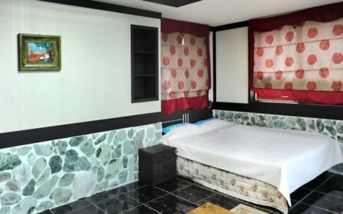 Geojedo Hongpo Pension