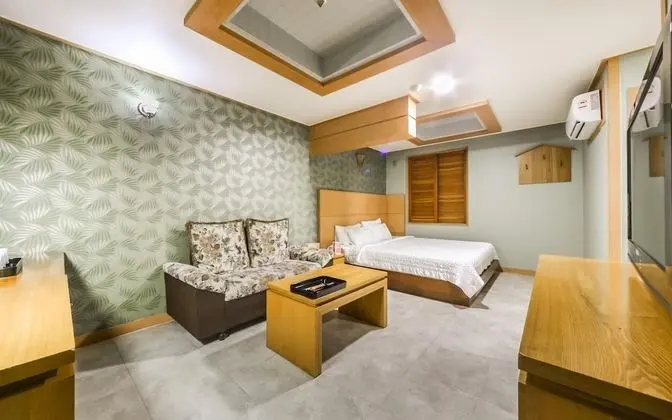 Geojedo Jangpyeong Prada