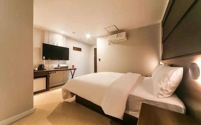 Geojedo Jangseungpo Hotel Carara