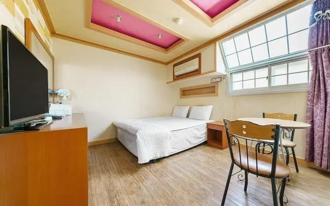 Geojedo Jangseungpo Hyu