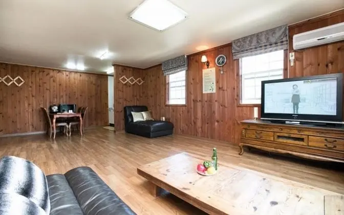 Geojedo Nuri Pension - Oda