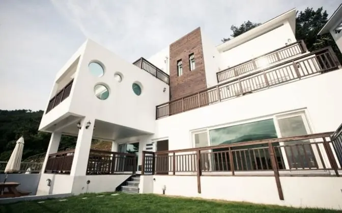 Geojedo Peace Pool Pension