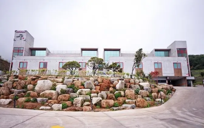 Geojedo Sadeung Palace Unintel