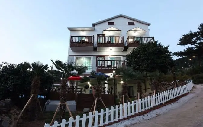 Geojedo Sand Beach Pension