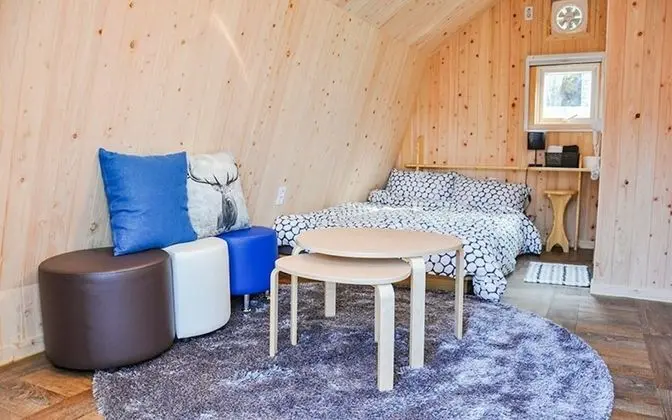 Geojedo Stone Hill Glamping Pension - Oda