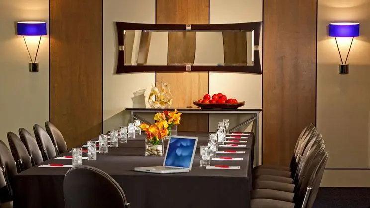 George, A Kimpton Hotel