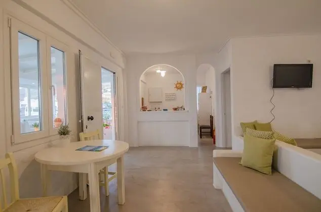 George & Irene Hotel - Lobi