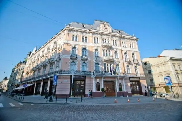 George Hotel