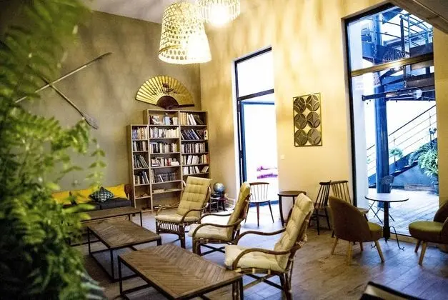 Georges Hostel & Café - Spa