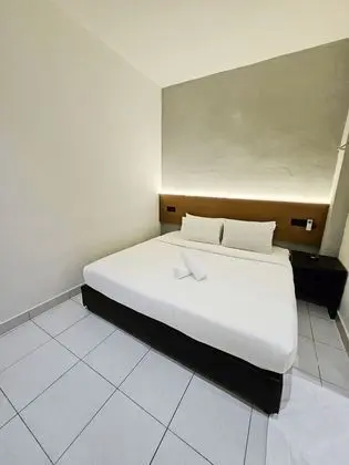 GEORGETOWN TIMES INN HOTEL