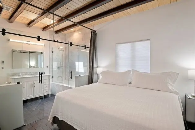 Georgia and Frida - Two Finely Appointed Casitas, One Private Compound, Downtown, Sleeps Two Couples, Two Kitchens - Oda