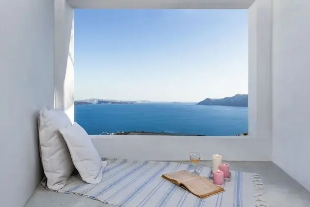 GeorgOIA House Volcano View