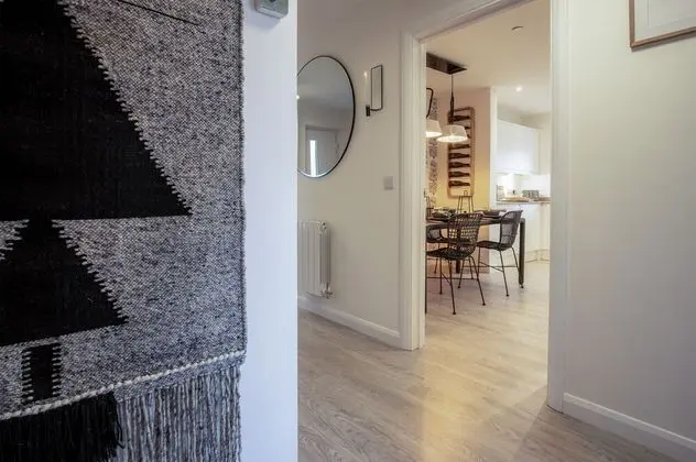 Geraint House - 3 Bedroom - Templeton - Lobi