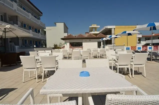 Hotel Germania - Yerinde Yemek