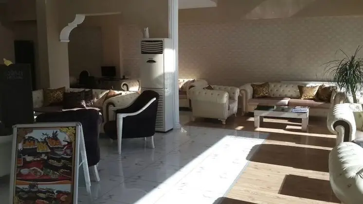 Hotel Germanicia - Lobi