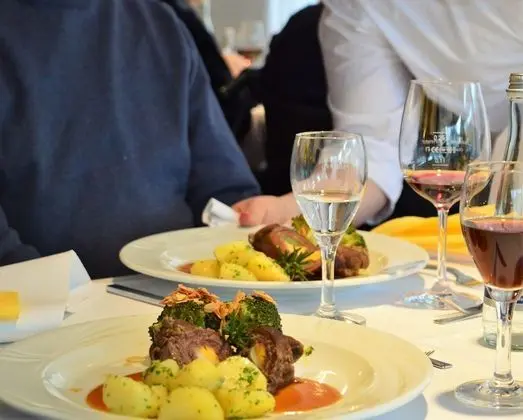 GesundheitsHotel Das Bad Peterstal - Yerinde Yemek