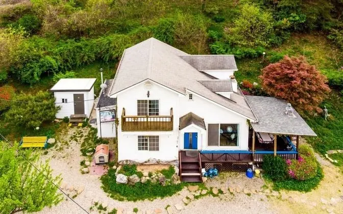 Geumsan Riverville Pension