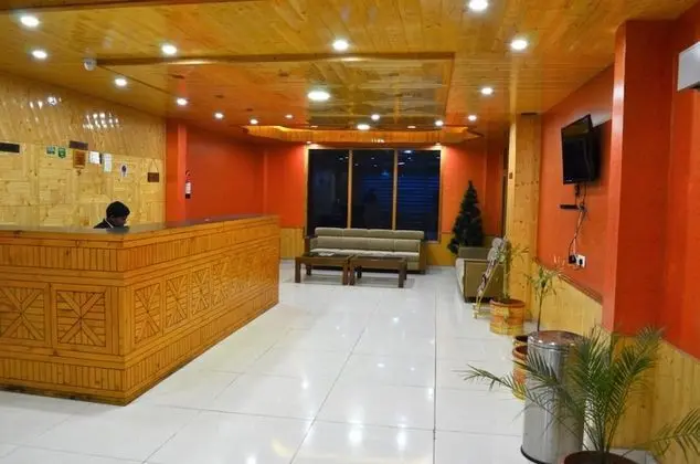 Gezellig Inn Tree Hill Cottages & Kanyal Villas - Lobi