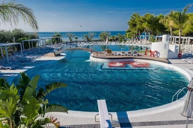 Villaggio Turistico Baia Del Monaco - Havuz