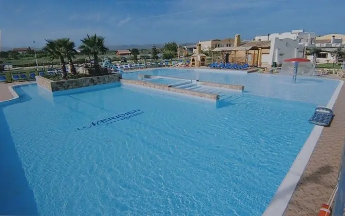 Villaggio Turistico Le Meridiane - Havuz