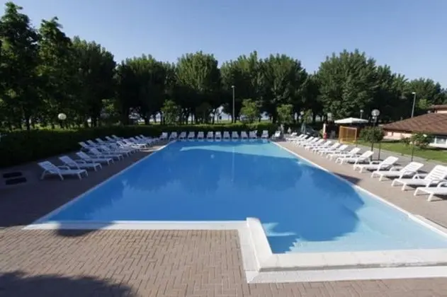 Villaggio Turistico Lugana Marina - Havuz
