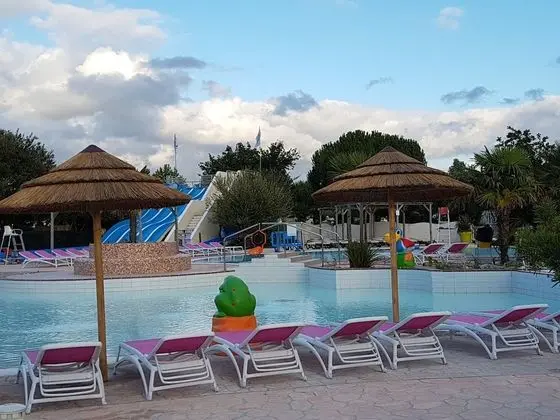 GH Vacances - Havuz
