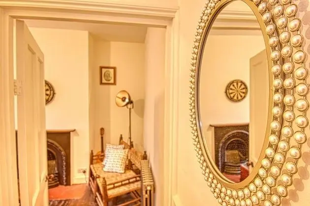 Ghar Homes - Bath Large Family Home - İç Mekan