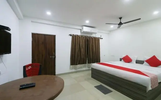 The Gharana Hotel and Resort - Oda