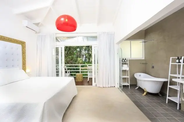 Gigi Brown Villa Paparazzi - Oda
