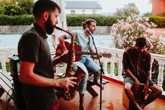 Gijon Surf Hostel - Dış Mekan