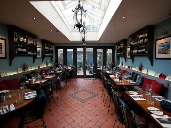 Gilbey's Bar & Restaurant - Yerinde Yemek