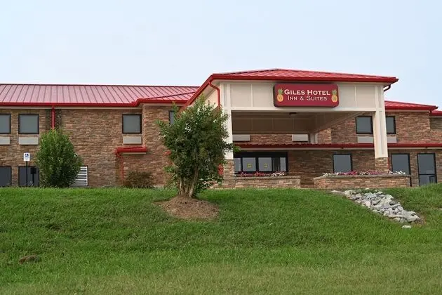 Giles Hotel Inn & Suites